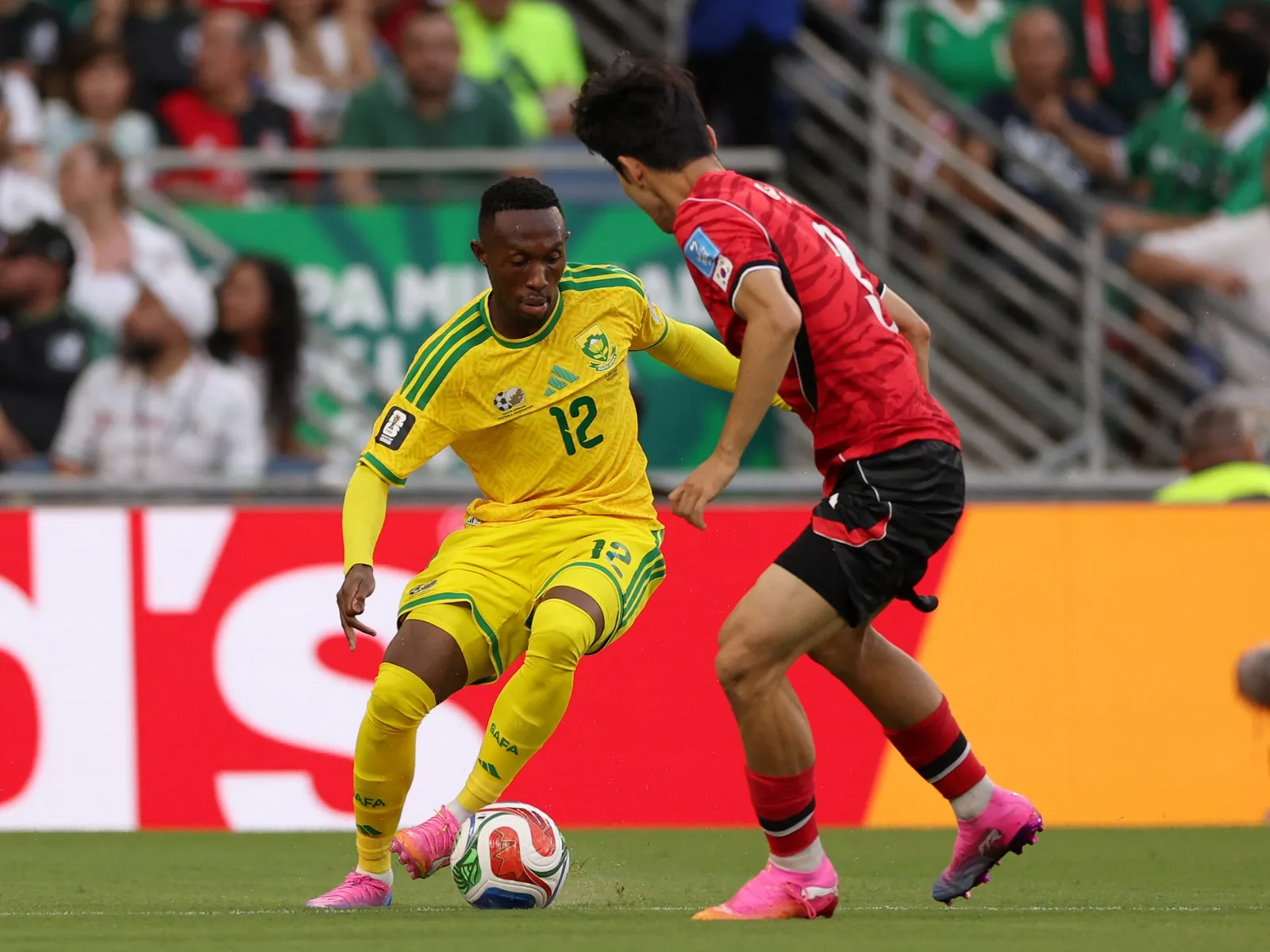 Mexico maintain 100% winning record as Czech Rep go home
