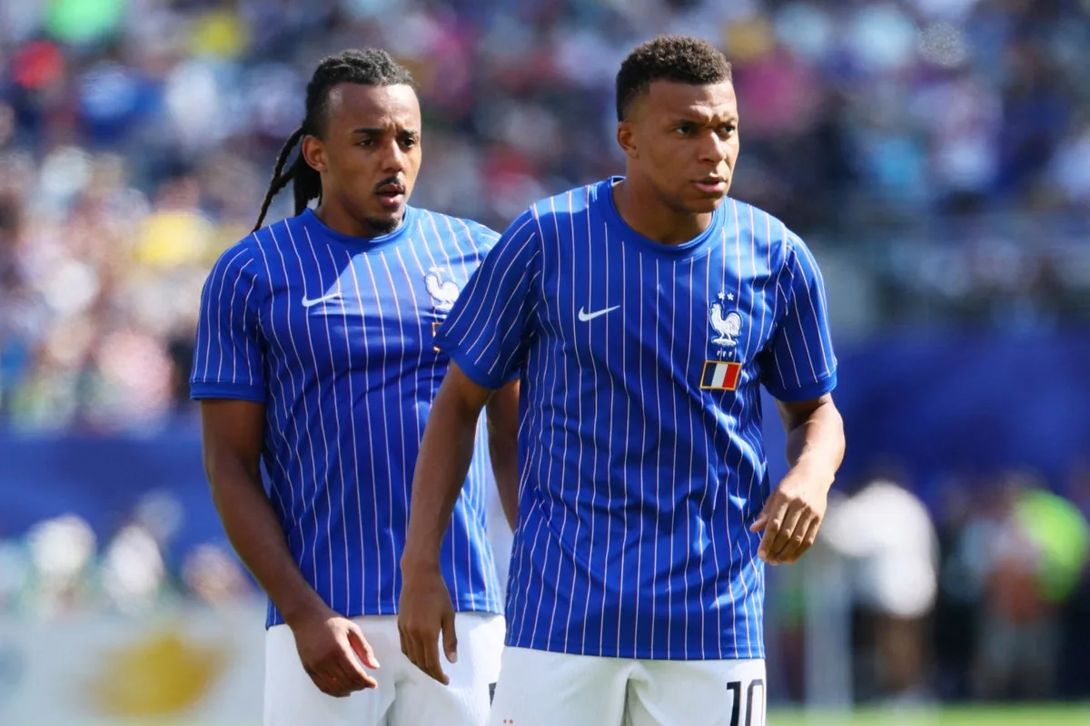 Kylian Mbappé at the double as France swat aside Sweden in World Cup masterclass
