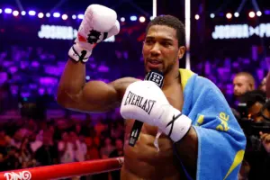 Jeddah: Joshua survives scare to set up Fury fight, Fury uninspiring in win