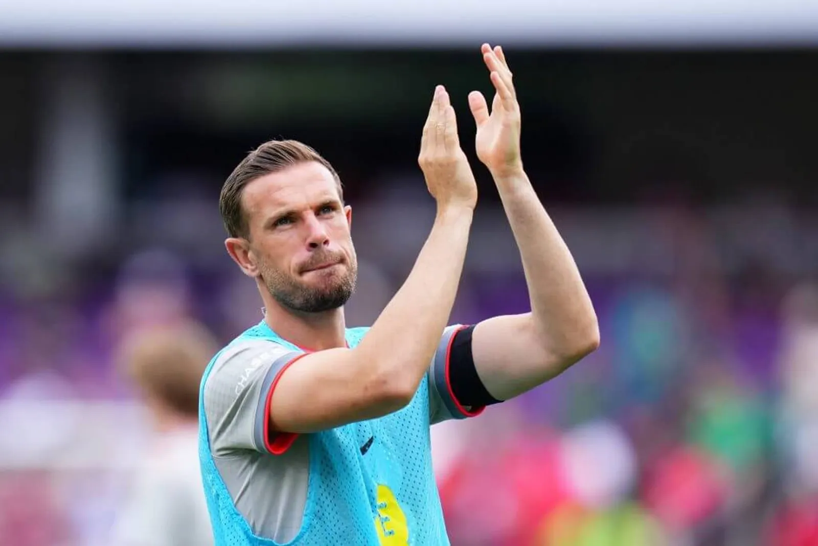 Henderson clapping in England training